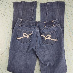 💥$5 or 5 for $20Rocawear Jean size 3. C170